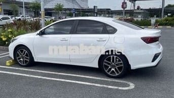 Kia Cerato 1.6 Deluxe trắng sản xuất 2020