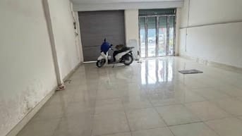 Bán nhà mặt phố Tam Trinh, DT 135m2, MT 7 m, vỉa hè cực rộng!