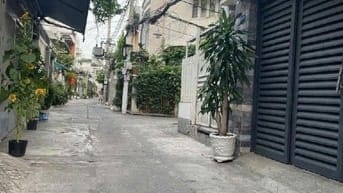 Nhà 2 tầng hẻm xe hơi 44 Bùi Văn Ba quận 7. 5,5*23 chỉ 10,3 tỷ.