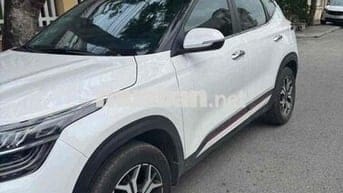 Kia Seltos 2023 Premium 1.6 AT - 12000 km