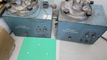 Máy bơm sáp thế hệ mới bán tự động
