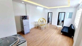 cho thuê căn hộ 2pn ban công sát quận 1