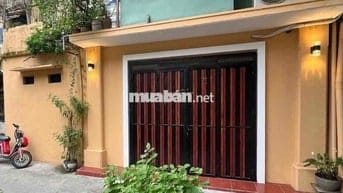 Kinh doanh căn tập thể phố Quỳnh Mai nhà đẹp oto đỗ cửa 2 thoáng 80m t