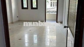 Cho thuê nhà.3 lầu 4x14m ( 4pn+5wc) 30tr.  Nguyễn Văn Thương .B.Thạnh