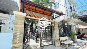 NHÀ SÂN VƯỜN Ở VÀ KINH DOANH SẠCH 4 PHÒNG NGỦ ĐƯỜNG NNHA TRANG CHO THU