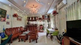 Nhà vườn mặt tiền đường nhựa gần Quảng Trường