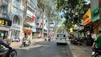 Bán gấp nhà mặt tiền Quận 5 DT 4 x 34,5m 3 Tầng giá 220 triệu/m2 