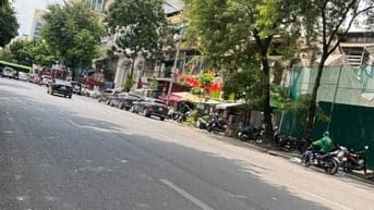 Nhà đẹp Trần Khát Chân, 5 tầng chắc chắn, cách ô tô 15m, 9.6 tỷ