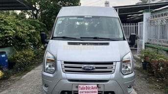 Ford Transit 2019 bản SVP
