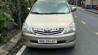 Toyota Innova 2006 G - 123 km