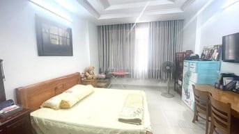 Nhà CC Phan Văn Trị P10 62m2 nở hậu 4.25m 3L sát bên Cityland 10.6 tỷ