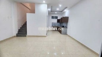 CHO THUÊ NHÀ NGUYÊN CĂN HÙNG VƯƠNG PHƯỜNG 9 ĐÀ LẠT - 4PN, SÂN ĐẬU Ô TÔ