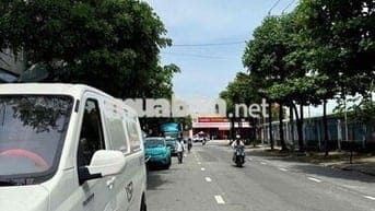 bán đất tặng nhà cấp 4 78m2 mặt tiền lê thạch , đất vuông vứt