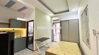 QUẬN 10-BAN CÔNG THANG MÁY FULL NT- GẦN VẠN HẠNH MALL, CẦU NTP