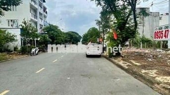 Mặt bằng góc 2 MT 9*18m khu Belleza, đã san lấp cán nền tiện làm Cf