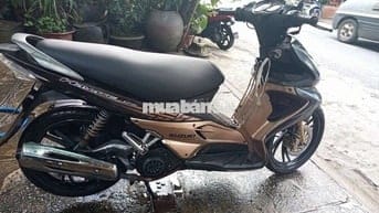 Xe máy Suzuki Hayate màu nâu đen đời 2010