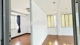 Penhouse 60 mét vuông gần sân bay