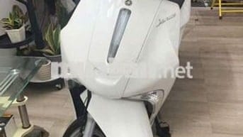 Xe Janus trắng hơn Ngọc Trinh