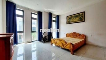 Văn phòng 30m2 có ban công, xuất VAT, thời gian tự do, hầm xe. Giá 7tr