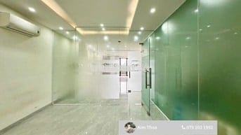 Văn phòng 85m2 ngăn 2 phòng, gần bãi xe, có máy lạnh, hầm xe. 13,5 tr