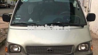 Toyota Hiace 2005 Commuter 2.5 - 100000 km