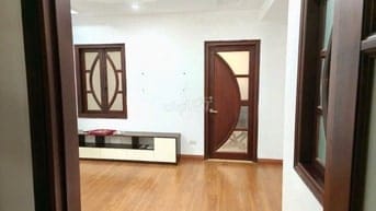 Cho thuê nhà nguyên căn phố Đào tấn- Ba đình 