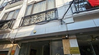 Bán nhà 40m2 x 4 tầng full nội thất tiện nghi ở Bát Khối giá 6,7 tỷ