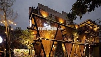 Cho thuê nhà mặt tiền Võ Văn Kiệt Quận 1