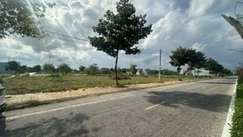 Bán nền mặt tiền lộ nhựa rộng rãi