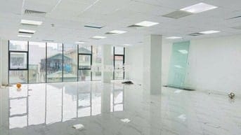 Cho thuê văn phòng Đội Cấn 150m² mới đẹp vuông đét 25tr hầm để 10 oto