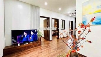 Lô góc tập thể phố Trần Đại Nghĩa nhà đẹp 2 thoáng 3 ngủ ở ngay sổ to