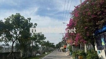 BÁN NHÀ 46M2- NGANG 4- 3 TẦNG- 4PN- KIÊN CỐ- SHR- SÁT MT MỄ CỐC- 3 TỶ8