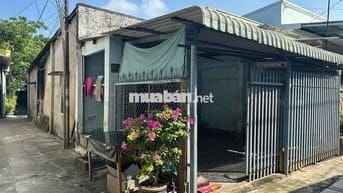 Nhà hẻm  xe hơi thông 2 mặt tiền. 79,5m2. Ngay trung tâm TP