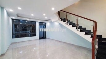 Nguyên căn 5x21m, Hầm 4 tầng (4PN 5WC) ở Vạn Phúc, máy lạnh. Giá 33 tr