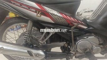 Xe máy Yamaha Taurus màu đen, ít sử dụng