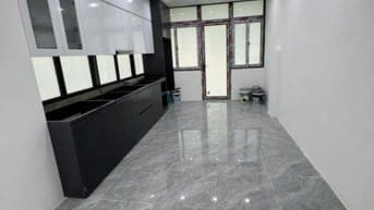 Siêu Phẩm Đống Đa Láng Trung - Cách 10m Ô tô - Thông Tứ Tung - Nhà mới