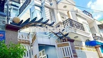 Biệt Thự 4 tầng , HXH , sân oto , Ngang 8m , BHHB , Bình Tân