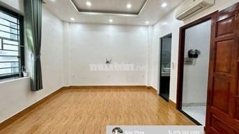 Văn phòng 20m2, giá rẻ 5 tr ở Vạn Phúc có cửa sổ, t.máy, máy lạnh, hầm