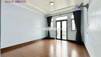 CHO THUÊ PHÒNG BAN CÔNG SẴN MÁY LẠNH - HÀ HUY GIÁP - Y Hình 100%