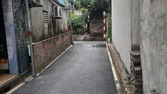 CHOTHUÊ NGUYÊN CĂN HỘ GIA ĐÌNH XUÂN ĐỈNH 35M2X3T VỚI 2PN GIÁ 7.5 TR/TH