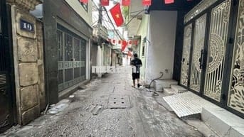 Bán nhà phố Cầu Giấy, ngõ rộng thoáng, trung tâm quận 30m2, 7.7 tỷ