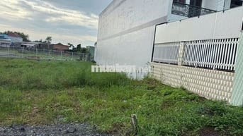 KẸT NGÂN HÀNG lô đất 240m2 CHỈ 680TR MT Hương lộ 2 Lộc Hưng Trảng Bàng