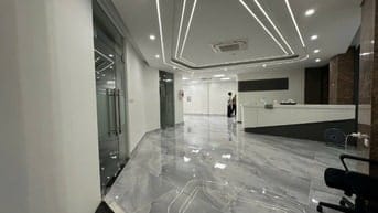 CHo thuê nhà lô góc Dịch Vọng Hậu 160m x 7 tầng 01 hầm PCCC đầy đủ 250