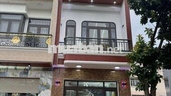 Bán căn nhà 1 trệt 2 lầu mới hoàn thiện gần vòng xoay An phú thuận an
