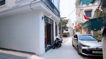 NHÀ PHỤNG CHÂU:  5 TẦNG MỚI  ĐẸP Ô TÔ ĐÕ CỔNG - NỘI THẤT CAO CẤP 