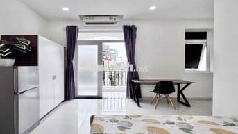 Căn hộ full nội thất có ban công lớn ngay Lê Văn Sỹ - Trần Quang Diệu