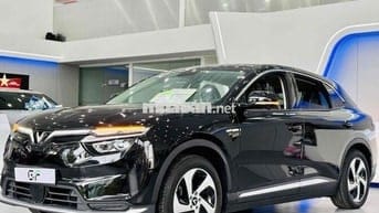 VinFast VF8 2024 S - 10 km