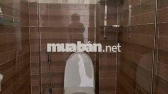 Nhà trệt xây kiên cố, có thêm mé sông rộng mát