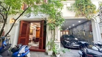 CHO THUÊ VILLA SÂN VƯỜN TRUNG TÂM QUẬN 3
