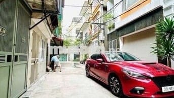 Anh họ mình nhờ bán nhà Hoàng Văn Thái, 48m2, 4 tầng, ô tô đỗ, kd